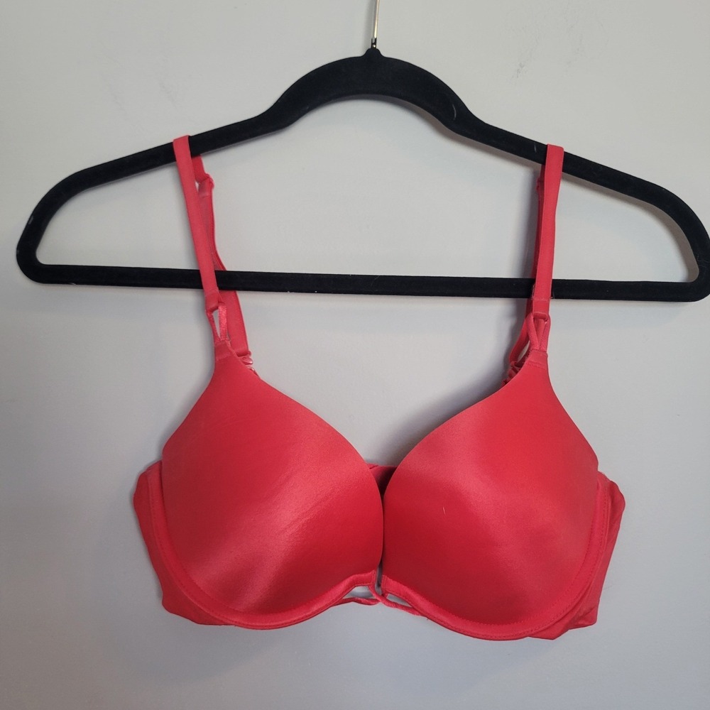 Victorias Secret Bombshell Add-2-Cups Plunge Push Up Bra Red 34B Satin Finish